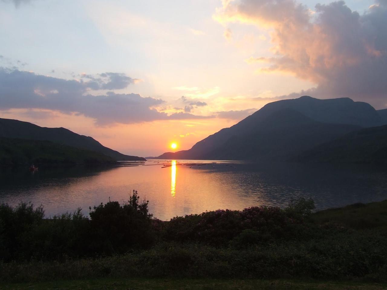 Killary Adventure Centre Hotel Leenaun Esterno foto